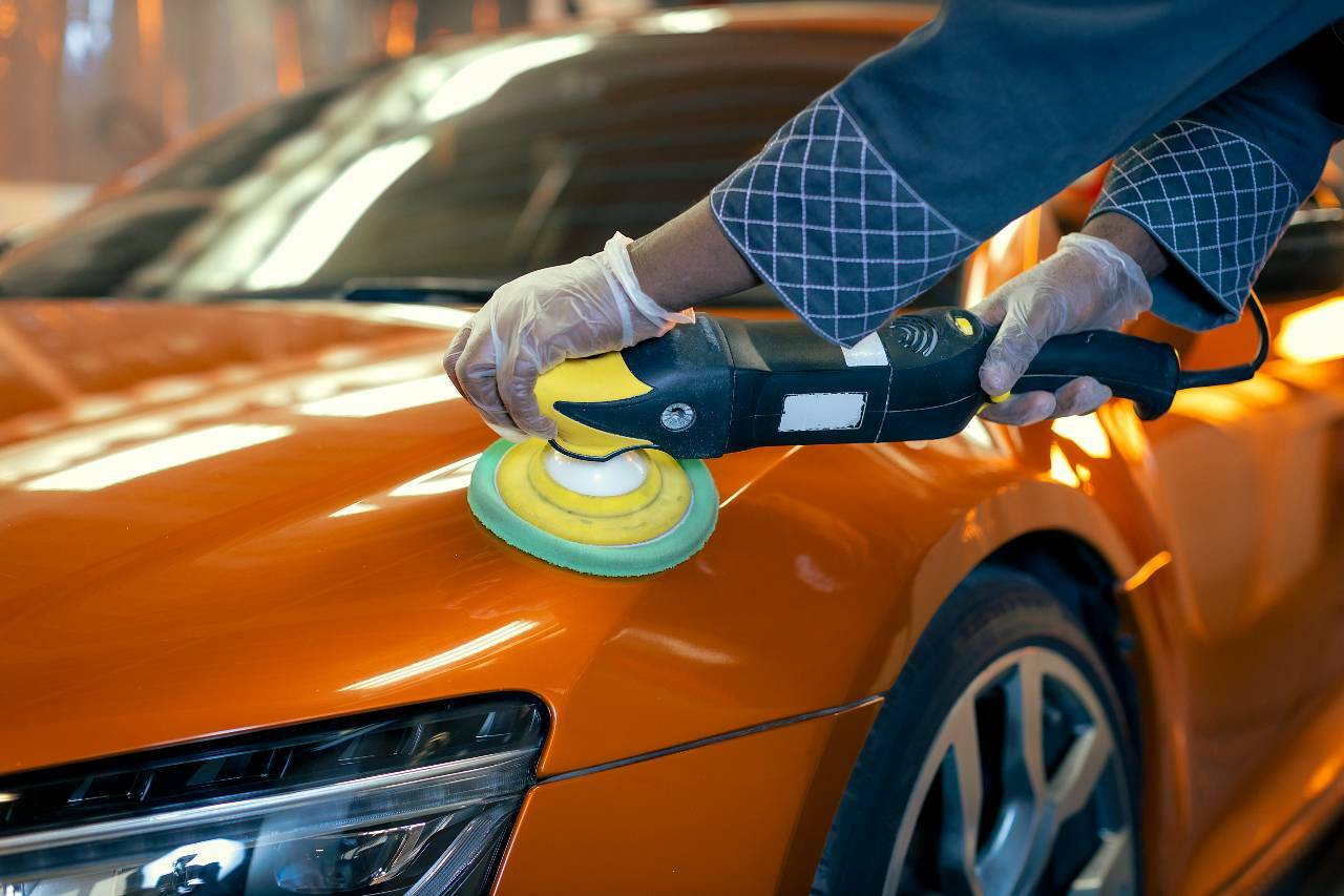 best-car-detailing-service-center-in-dubai-emirates-moto